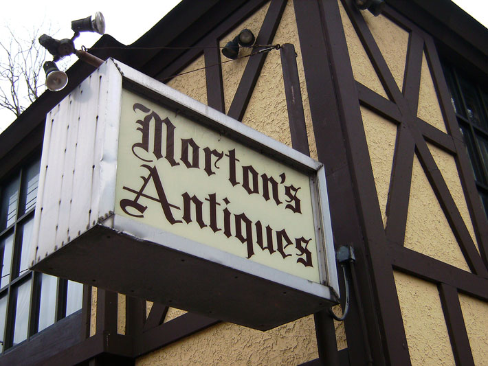Morton's Antiques sign